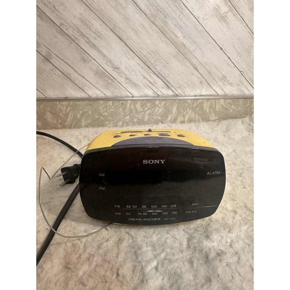 Vintage Sony Dream Machine Clock Radio Model ICF-C111 In Yellow TESTED AND WORKS